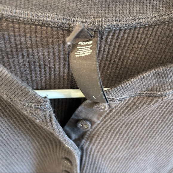 SKIMS Waffle Long Sleeve Henley - Picture 2 of 3